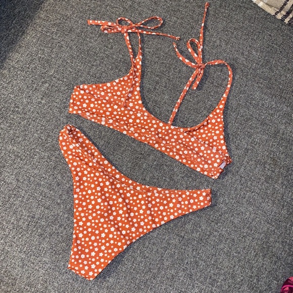 Swimsuit set. Burnt orange with white flowers. Top xsmall and bottom small. - Picture 5 of 6